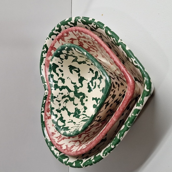 #AEB Country Kitchen servings heart dishes green and pink - Picture 6 of 9